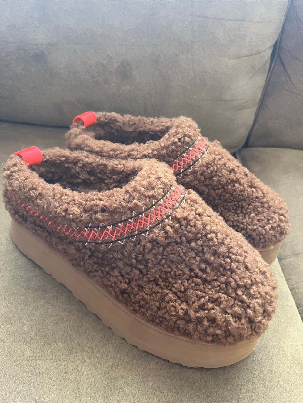 UGG Taz Women’s Cozy Sherpa Slip-On Shoes in Brown Size 8